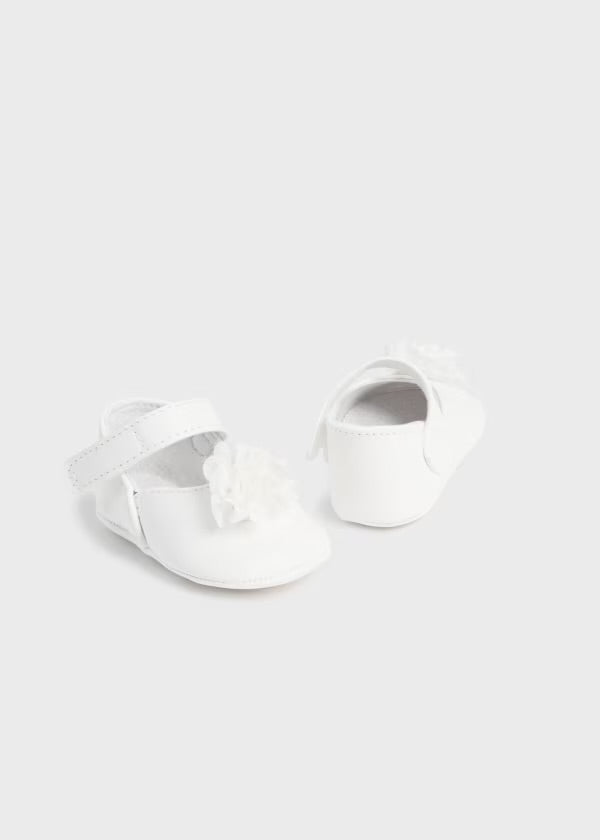 White Mary Jane Crib Shoes with flowers by Mayoral