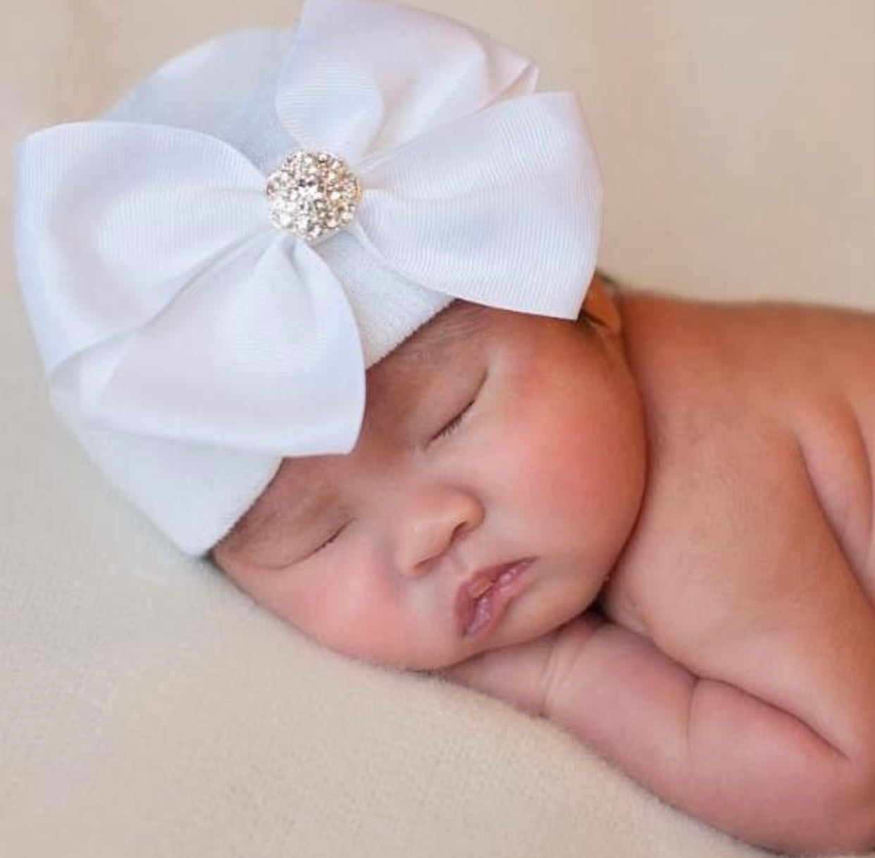 Snow White Bow Newborn Hospital Hat