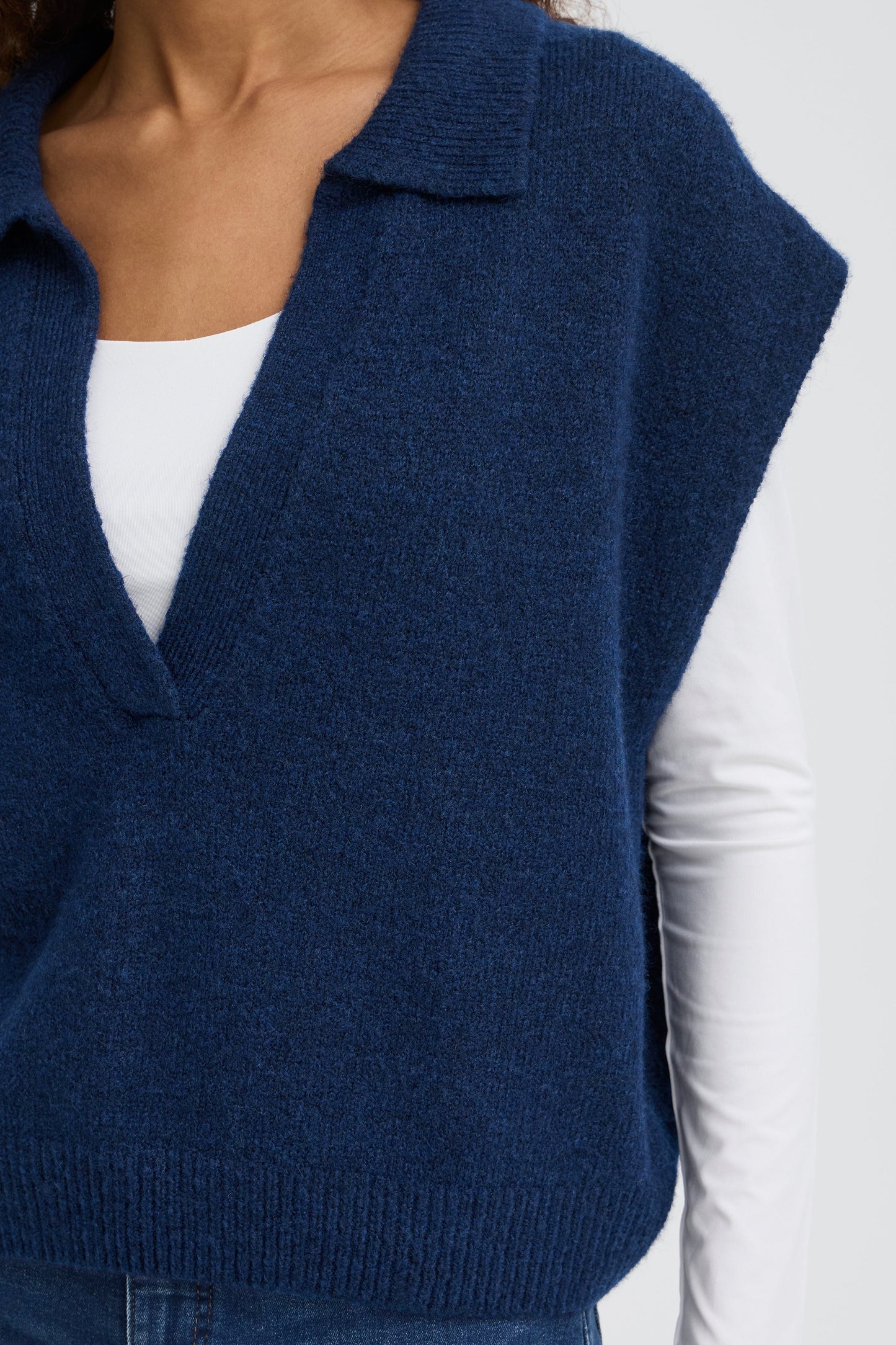 Ihpovoke Waistcoat - Navy Sleeveless Jumper