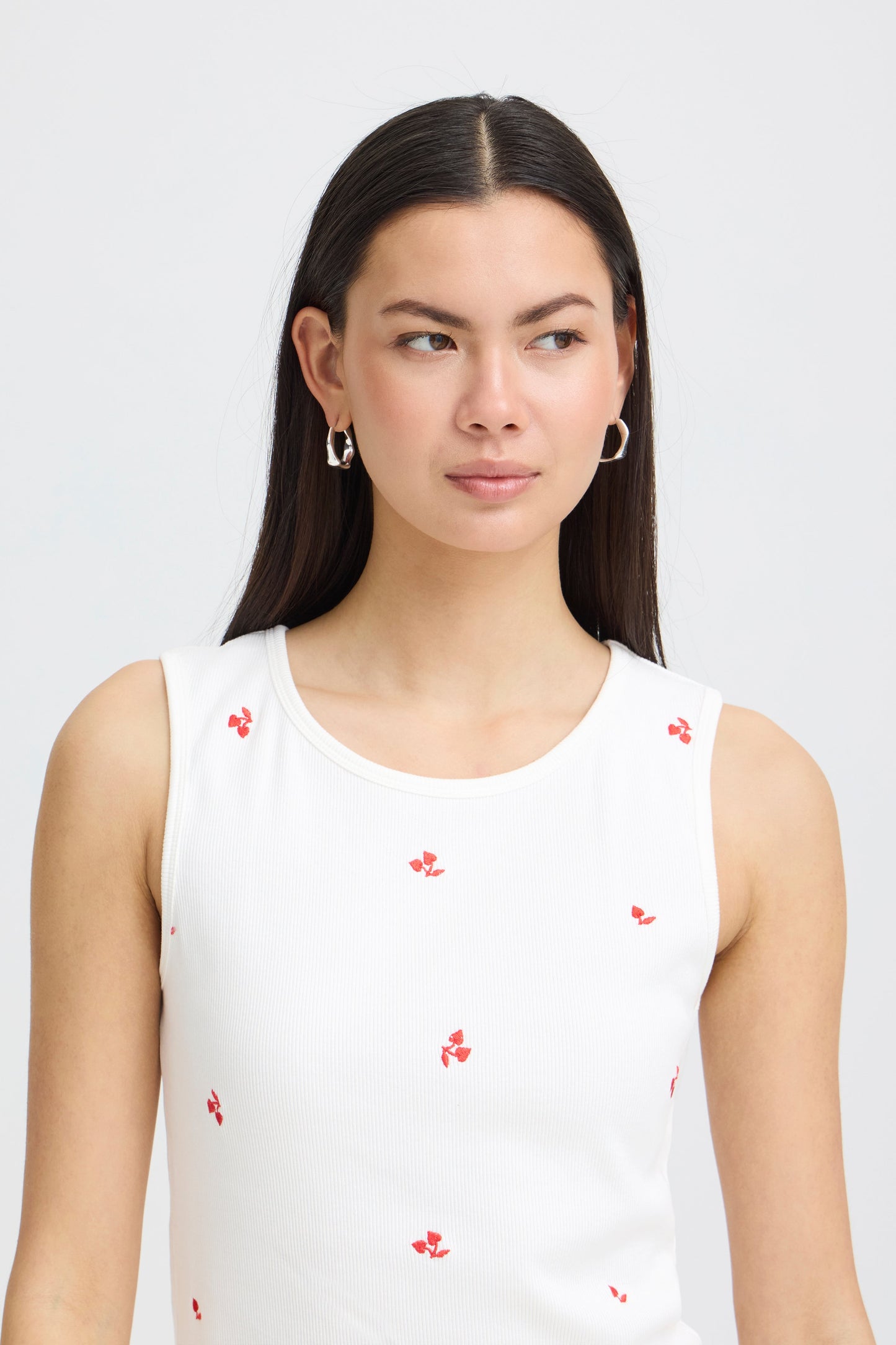 Ihpalma Vest - Embroidered Red Cherry