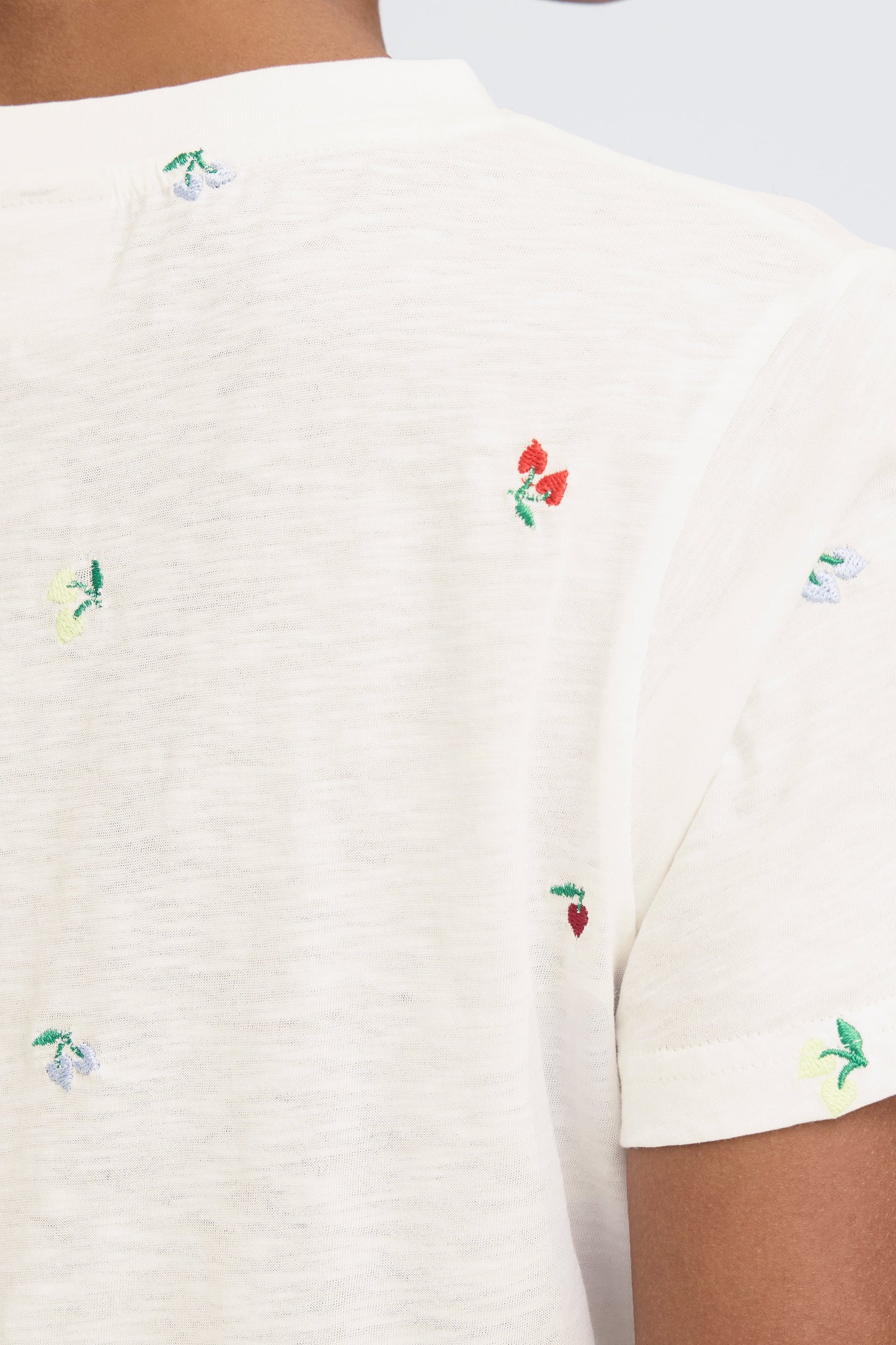 Iholya T-Shirt - Embroidered