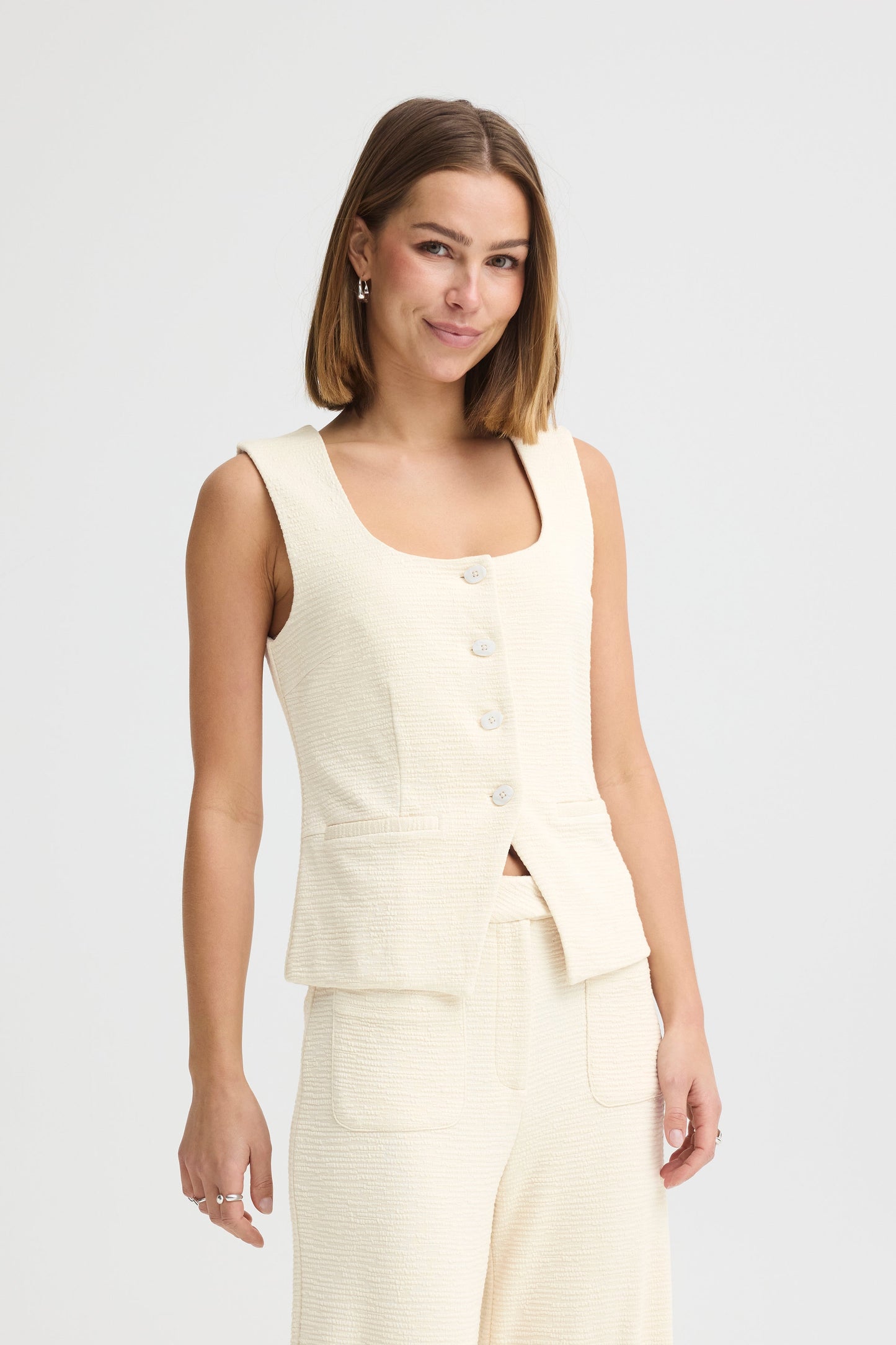 Ihkate Lumina Waistcoat - Cream