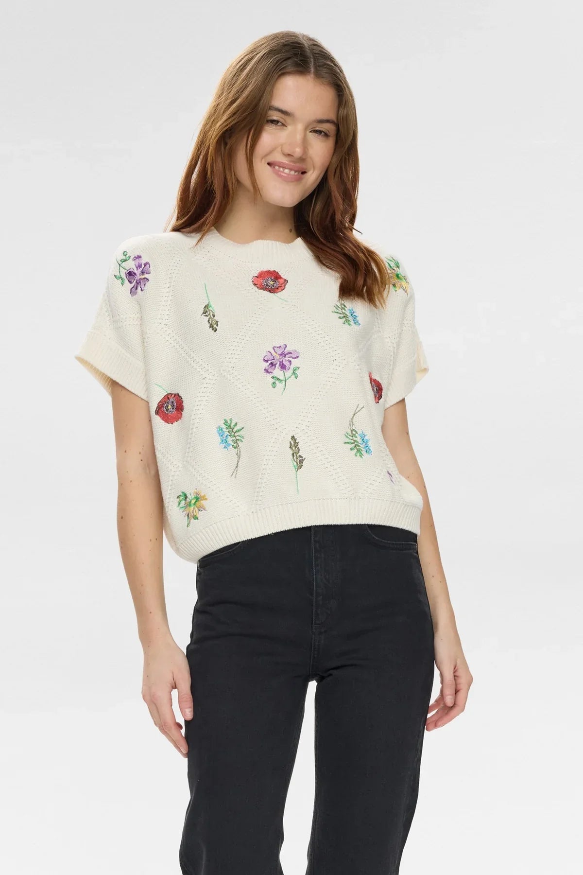 NUAMIE PULLOVER - Pristine Embroidered Flowers