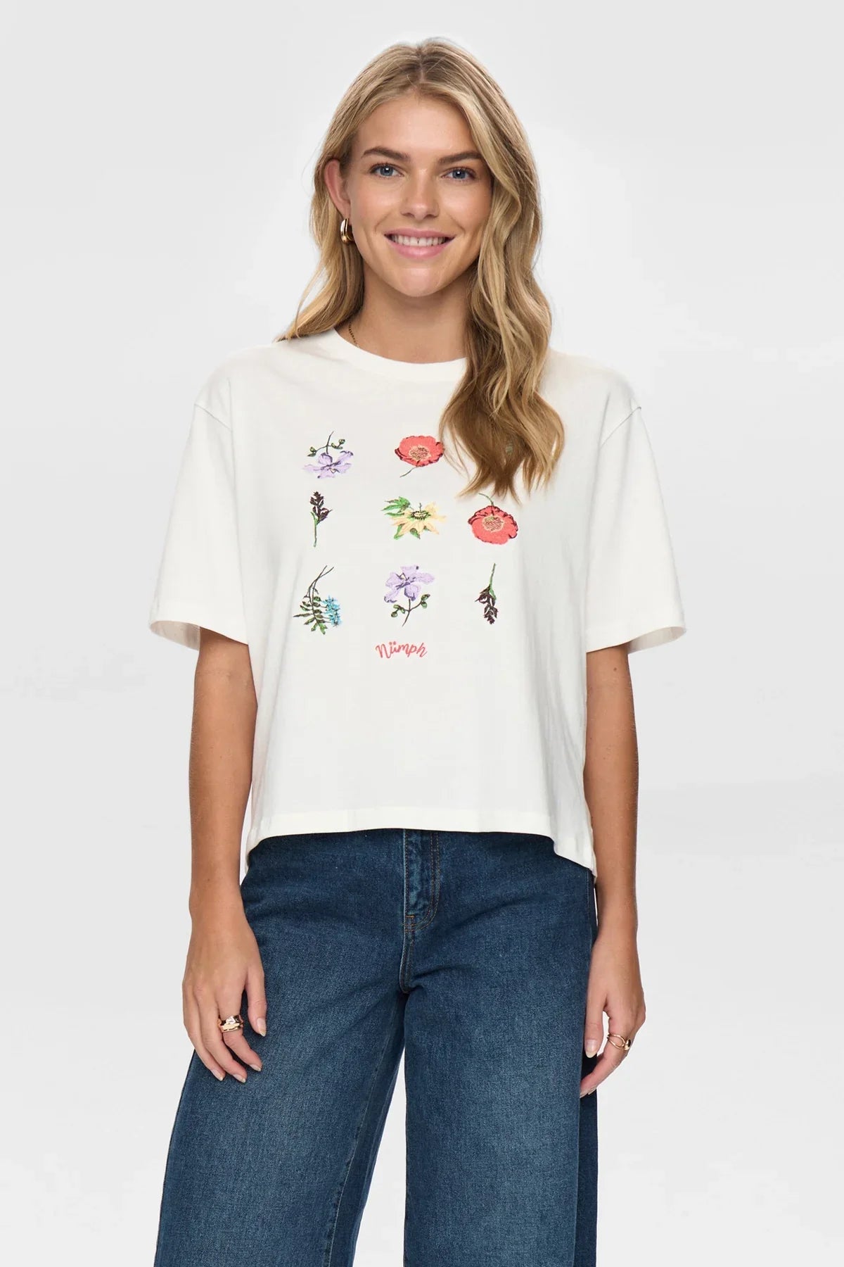 Nubelisa Boxy Tee - Cloud Dancer Floral Embroidery