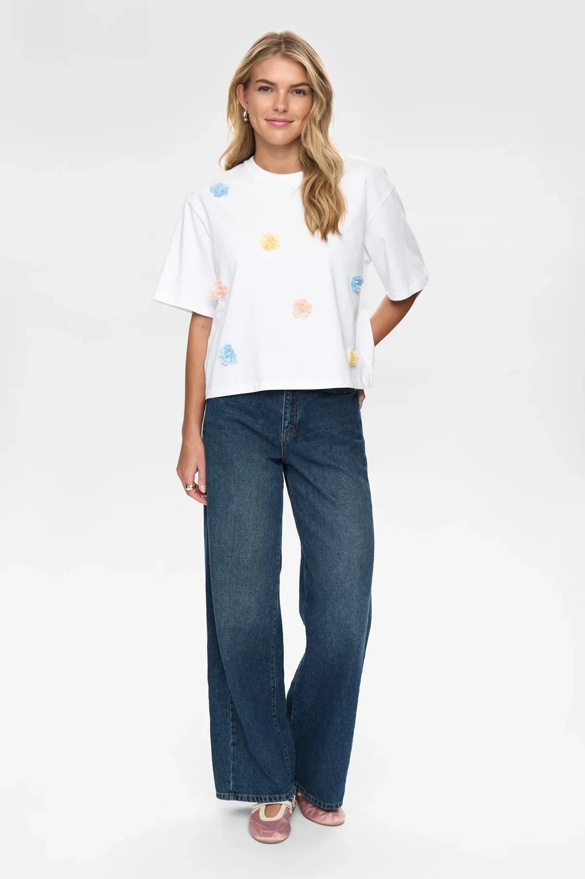 Nufleura Tee - Cloud Dancer