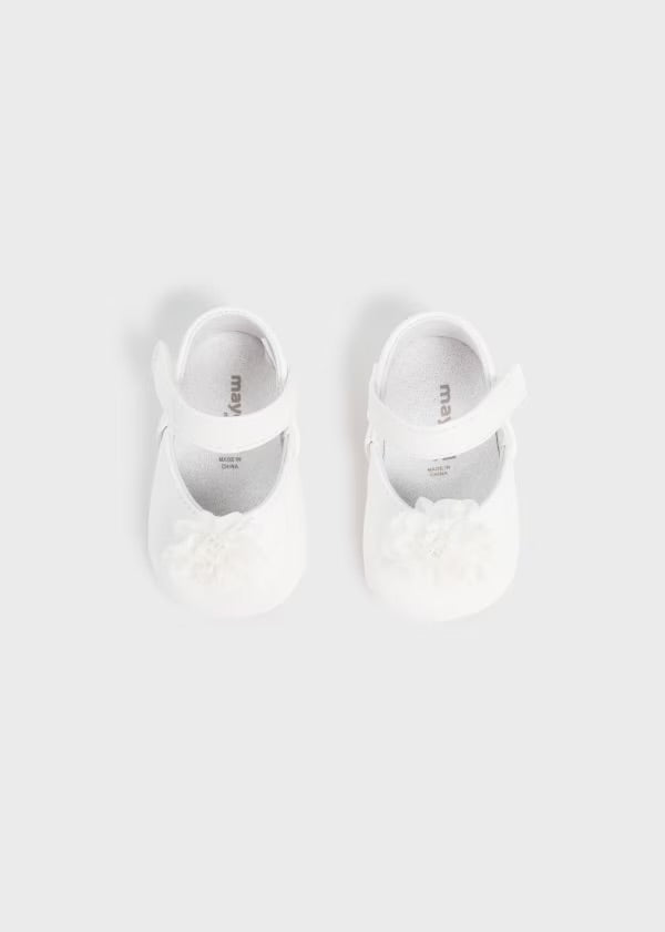 White Mary Jane Crib Shoes with flowers by Mayoral