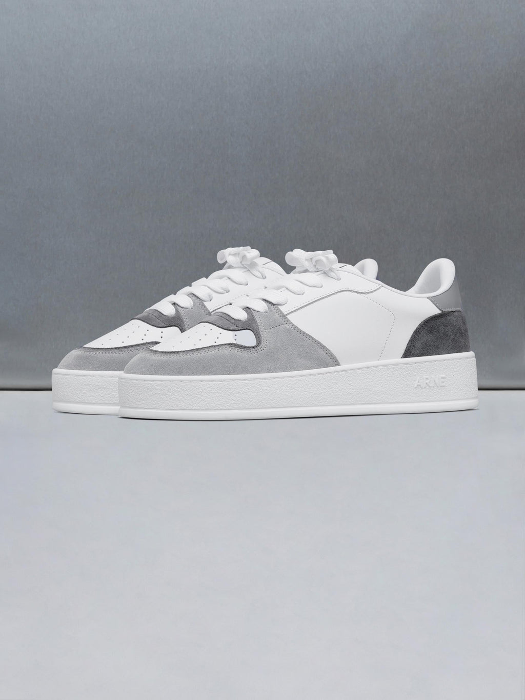 Arena Trainer in White Grey