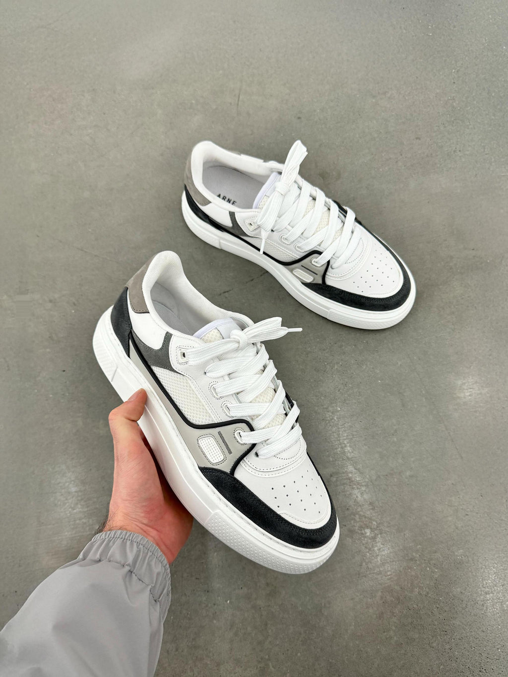 Atlas Trainer in White Grey