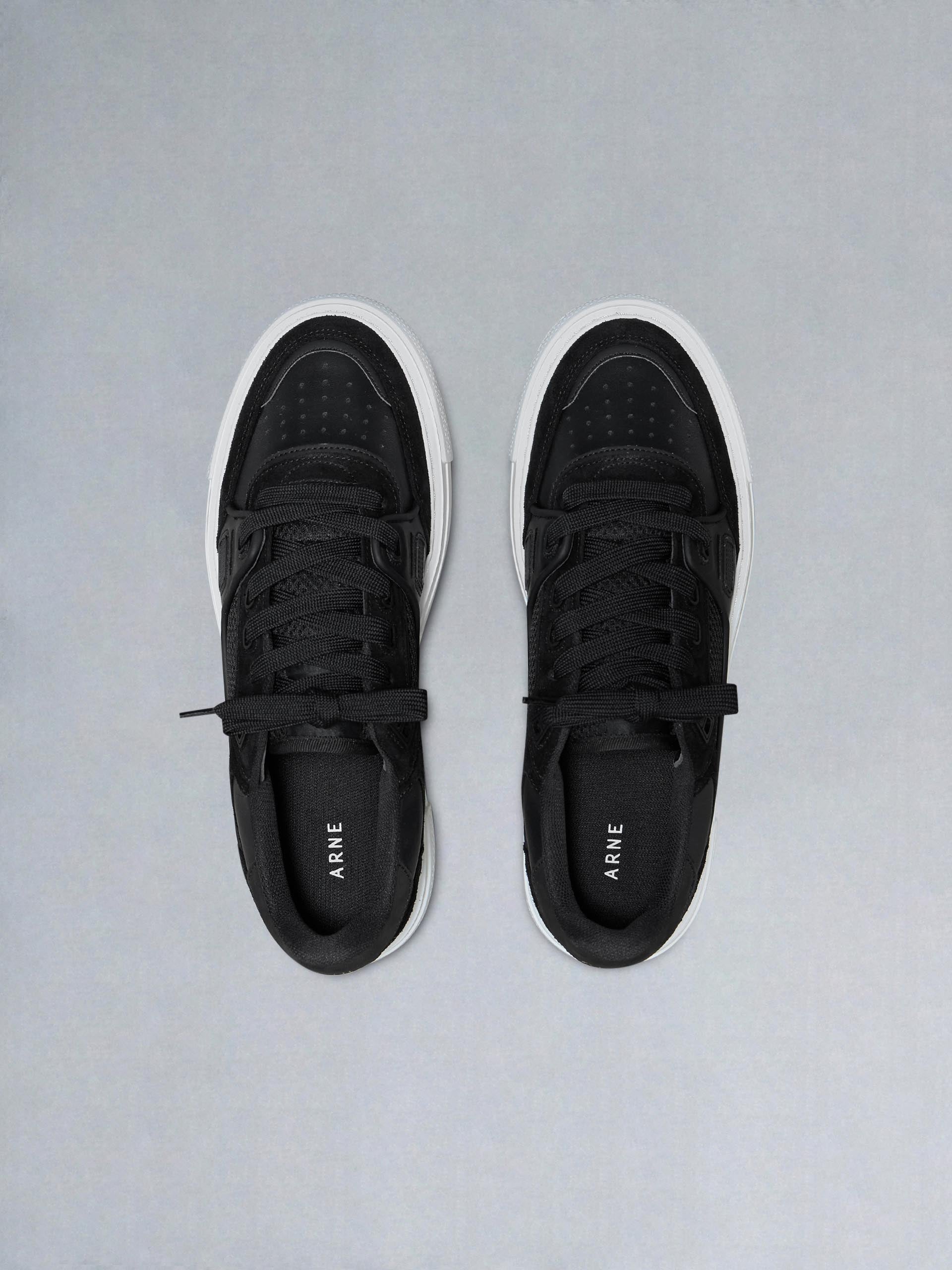 Atlas Trainer in Black