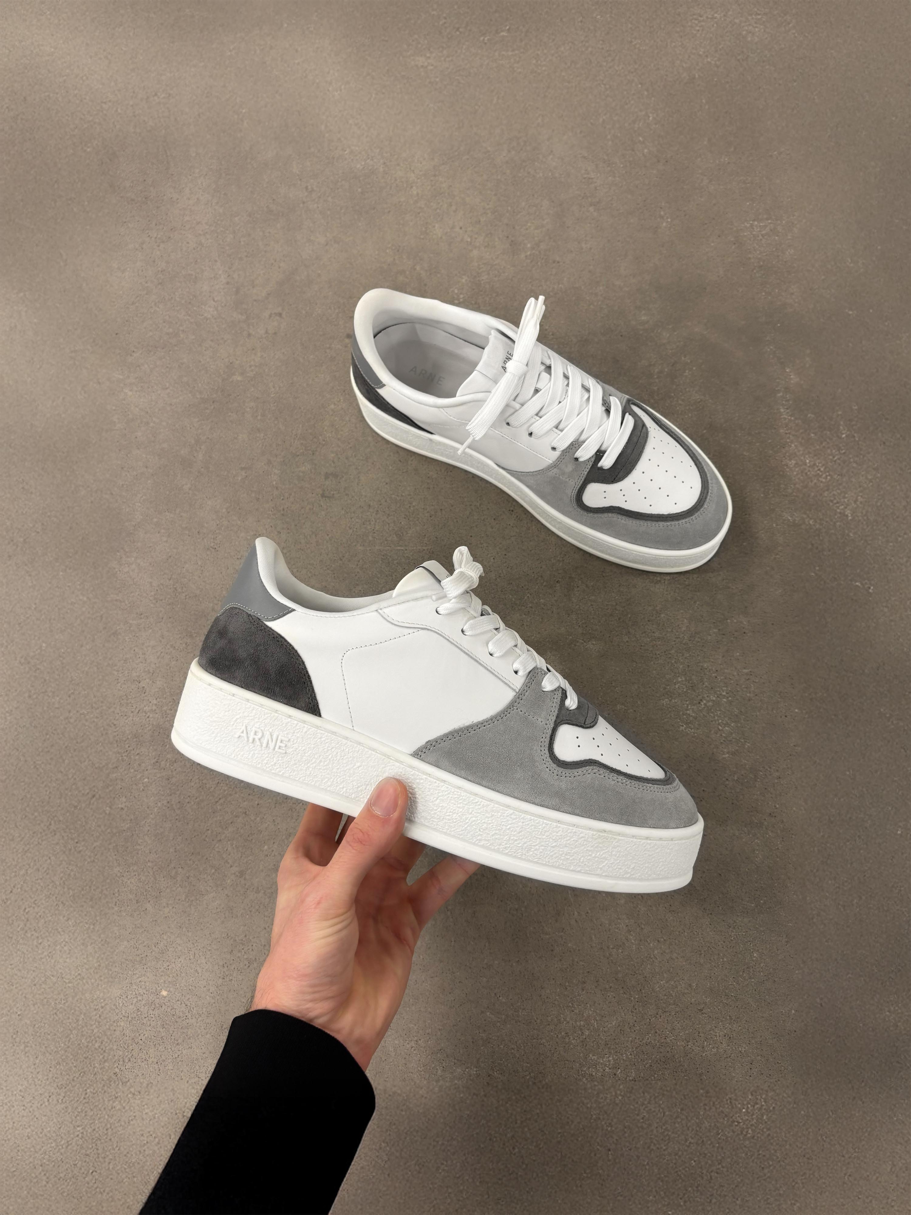 Arena Trainer in White Grey