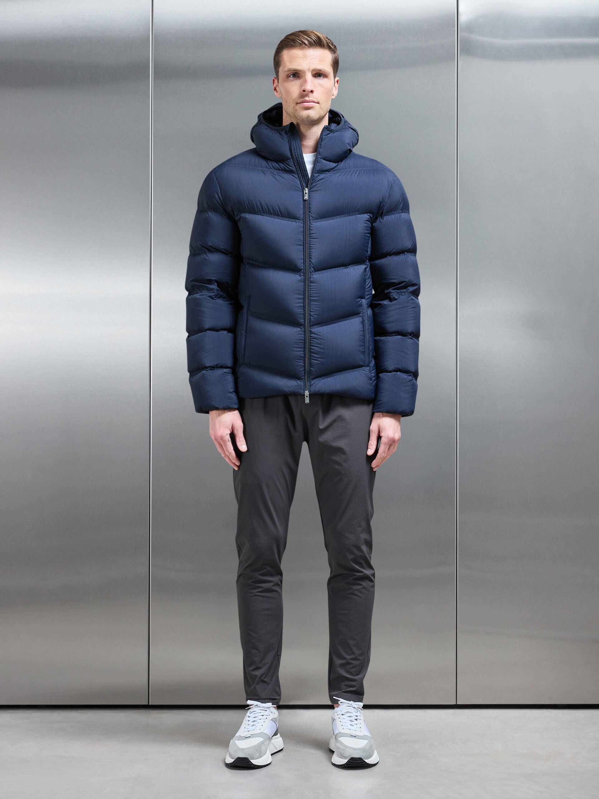 Chevron Down Puffer Jacket in Navy