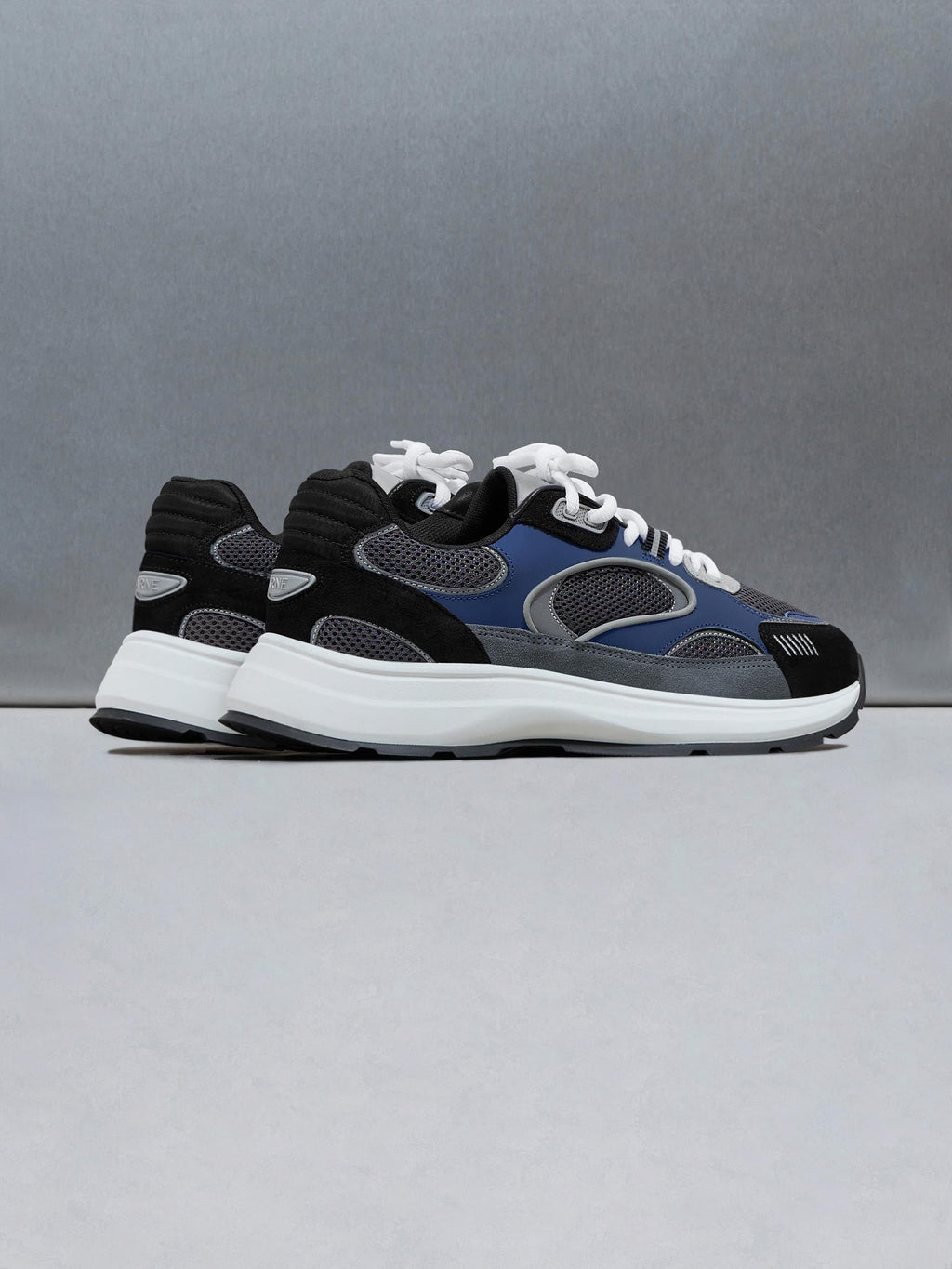 Circuit Trainer in Cobalt Grey