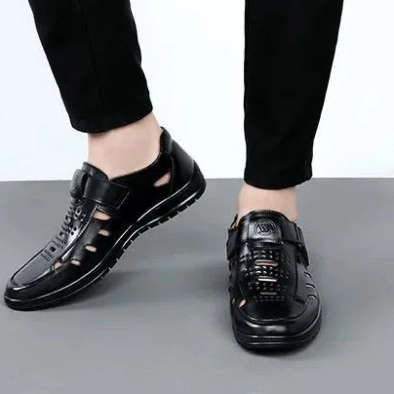 Men Sandal Summer Hollow Non-slip Casual Pu Leather Sandals for Men Fashion Lighted Breathable Beach Slippers Classic Dad Sandal