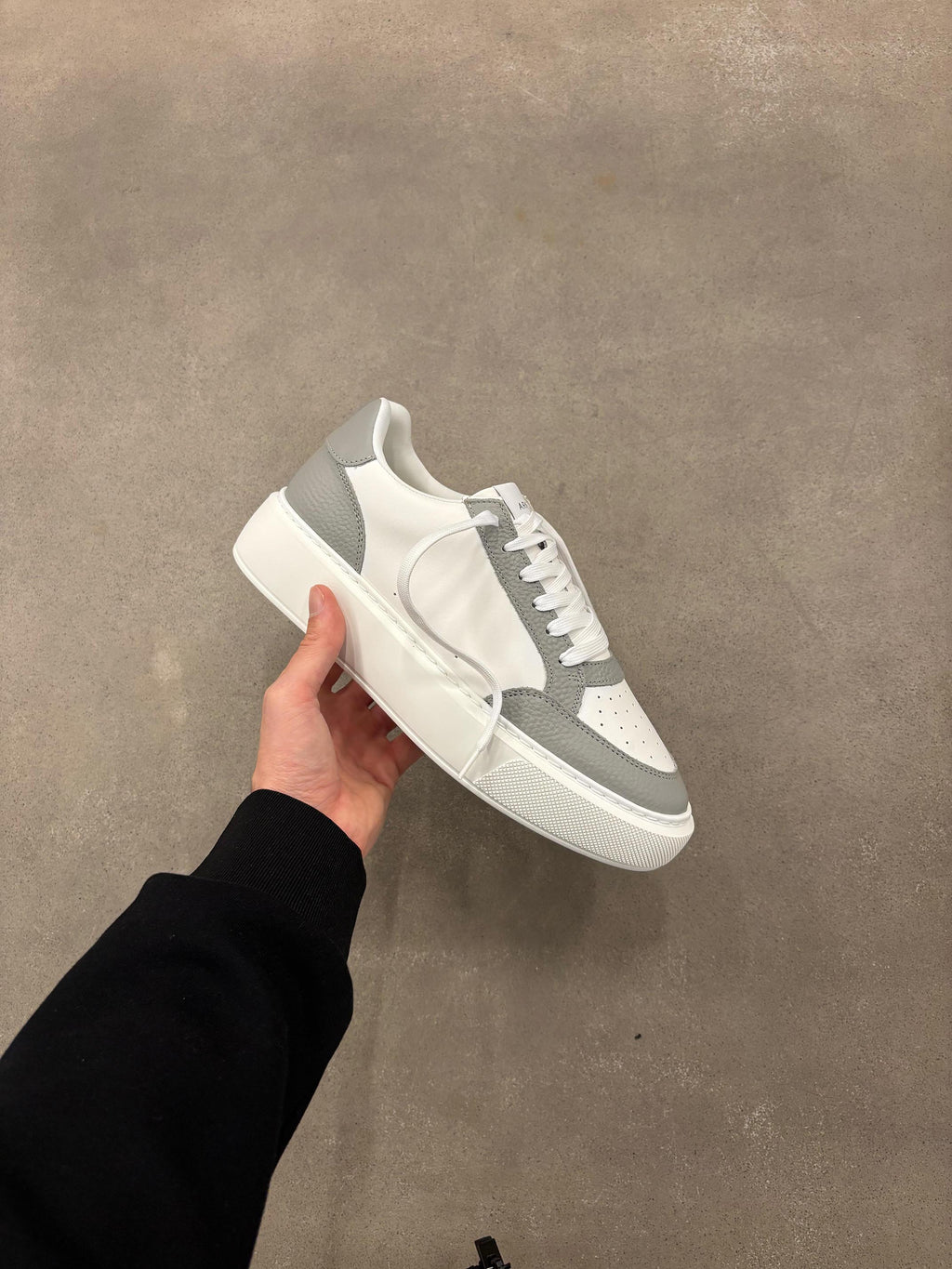 Court Trainer 2.0 in White Stone